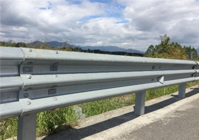 Highway rekkverk